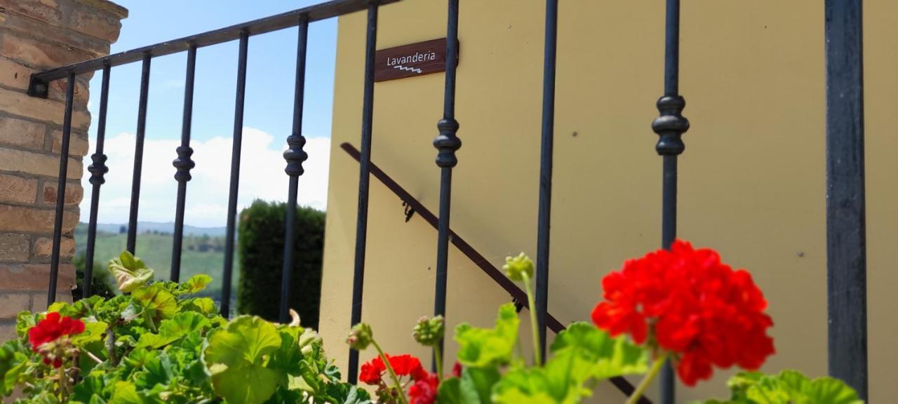 Agriturismo Tenuta Santa Maria Notaresco Exterior foto